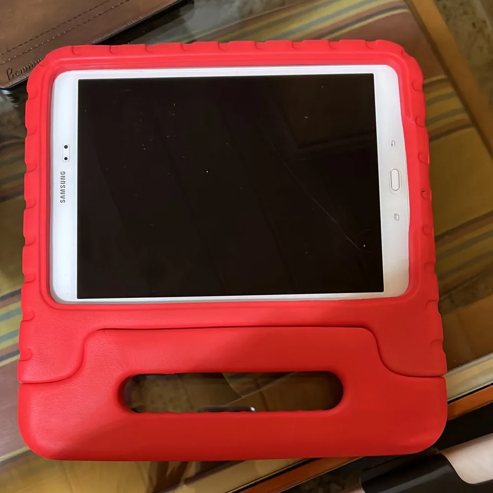 لسامسونج غالاكسي تبويب A 9.7 ب - مراجعة Tablet Accessories Samsung وسعره